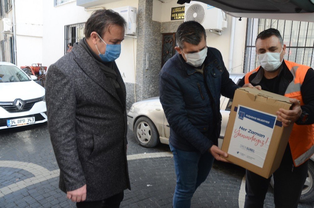 Kuşadası Belediyesi İhtiyaç Sahibi Vatandaşlara Verdiği Desteği Sürdürüyor