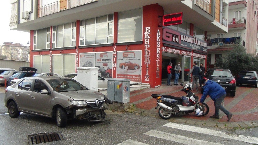 Çarptıkları Motosiklet Sürücüsünü Ambulansa Bindirip Kayıplara Karıştılar