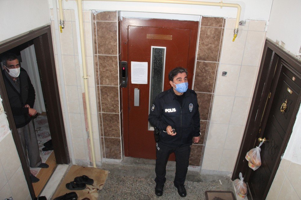 Kapısına Bırakılan Yemekleri Almayınca Polisi Alarma Geçirdi