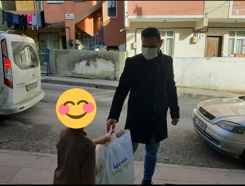 Dilovası’nda İhtiyaç Sahibi Çocuklara Hediye Verildi