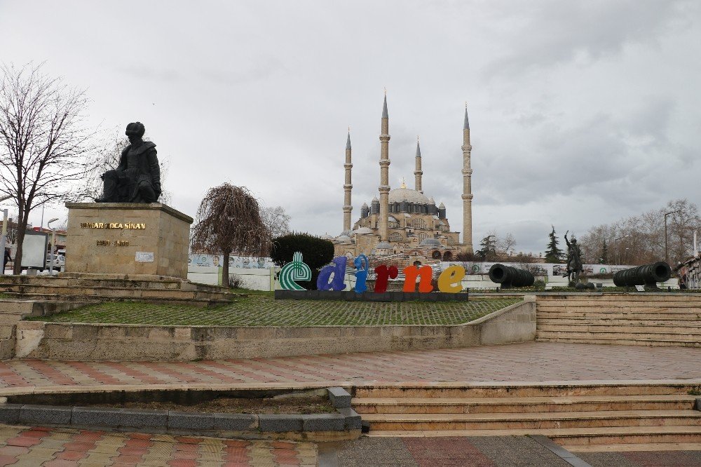 Edirne’de Sağanak Etkili Oluyor