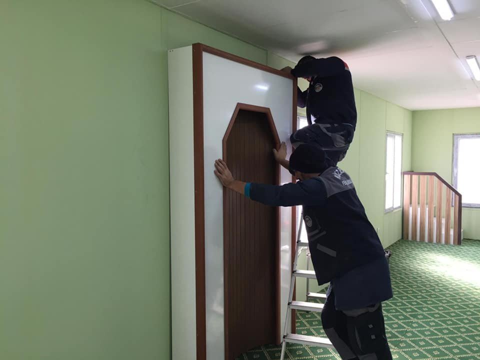 Körfez’de Yeni Mescidin İç Tefrişatı Tamamlandı