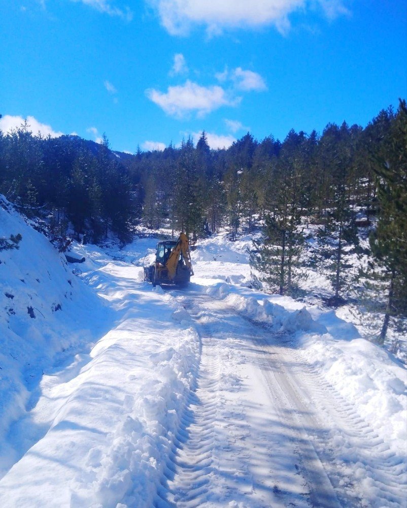 Toroslar’da Kardan Kapanan Yayla Yolları Ulaşıma Açılıyor