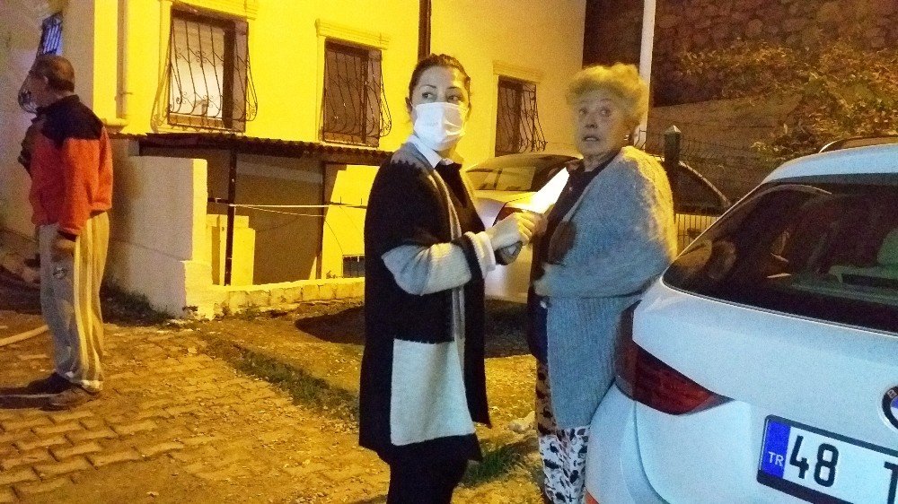Evi Küle Dönen Yaşlı Kadın Kedileri İçin Gözyaşlarına Boğuldu