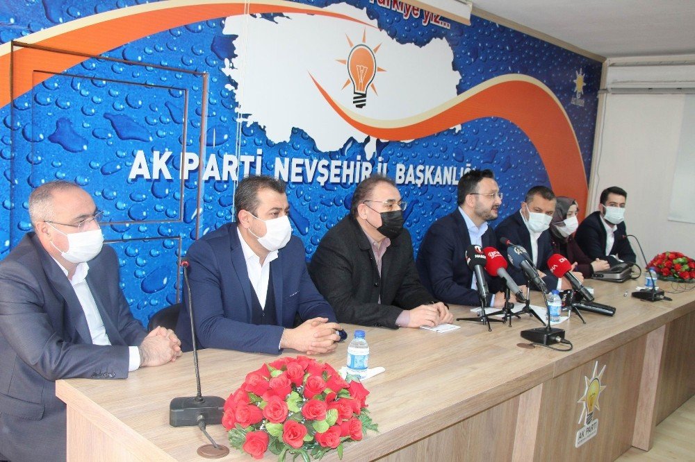 Ak Parti; “nevşehir Belediye Başkanı Arı, Sağlık Sorunları Nedeniyle İstifa Etmiştir”