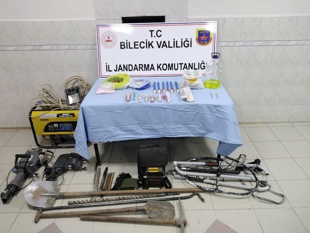 Patlayıcılarla Kaçak Kazı Yapan 3 Kişi Yakalandı