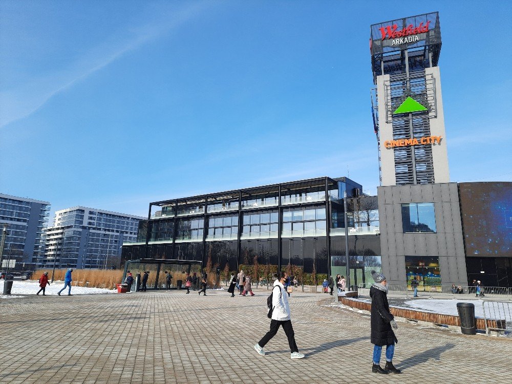 Polonya’da Alışveriş Merkezleri Ve Müzeler Yeniden Açıldı