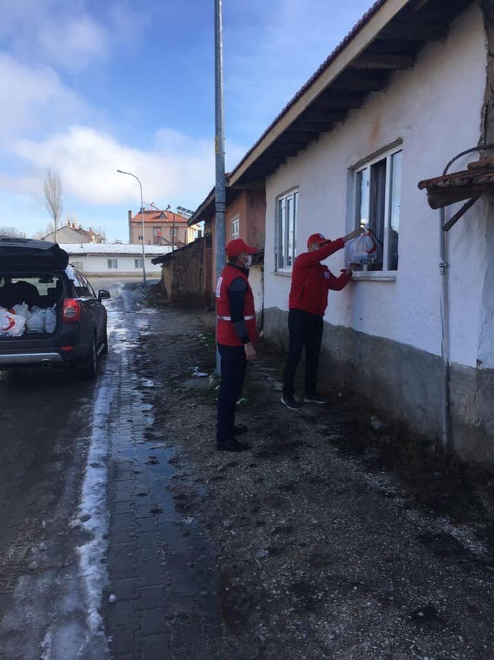 Aslanapa Kızılay İhtiyaç Sahiplerine Ulaşıyor