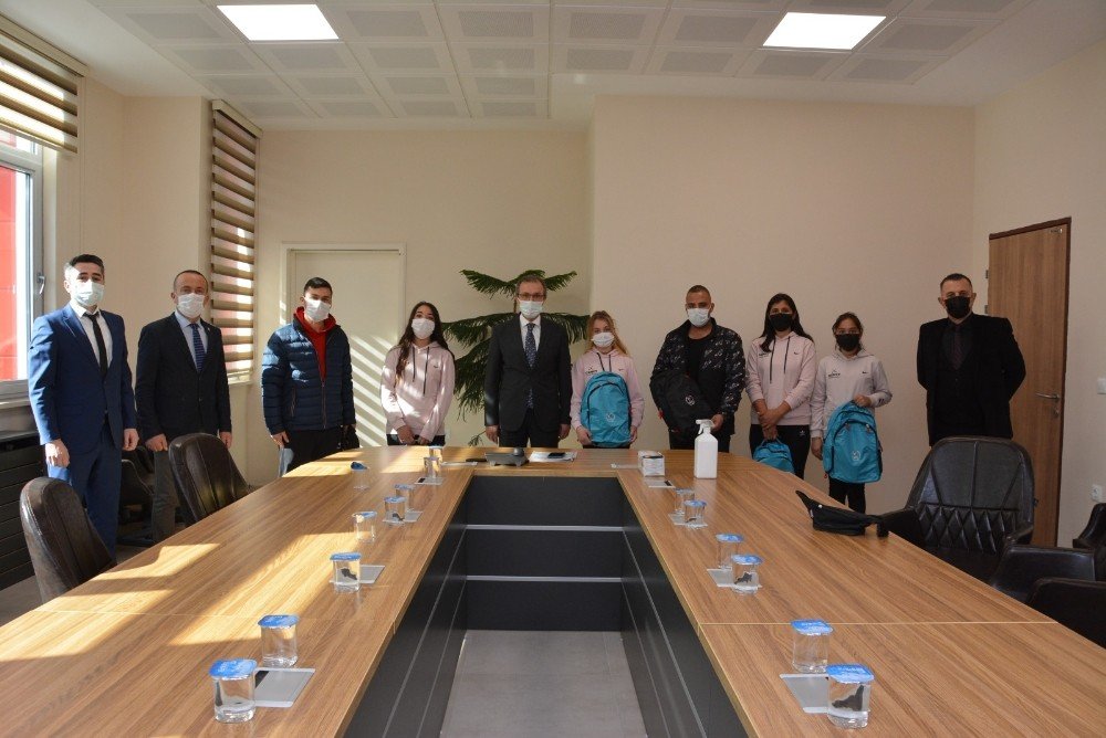 Eziler Hokey Takımı Sporcularından İ̇banoğlu’na Ziyaret