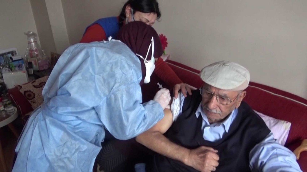 Covid-19 Aşılaması Evlerde Devam Ediyor