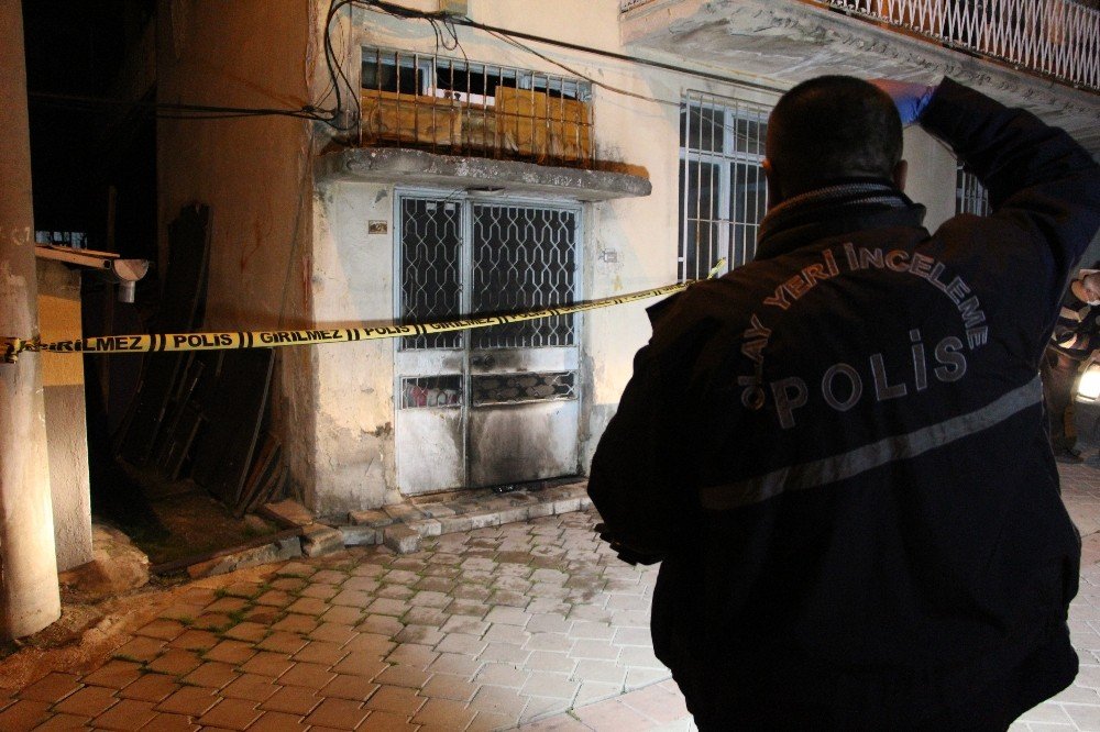 Takıntılı Eski Sevgili Erkek Arkadaşının Ailesinin Evini Yakmaya Çalıştı