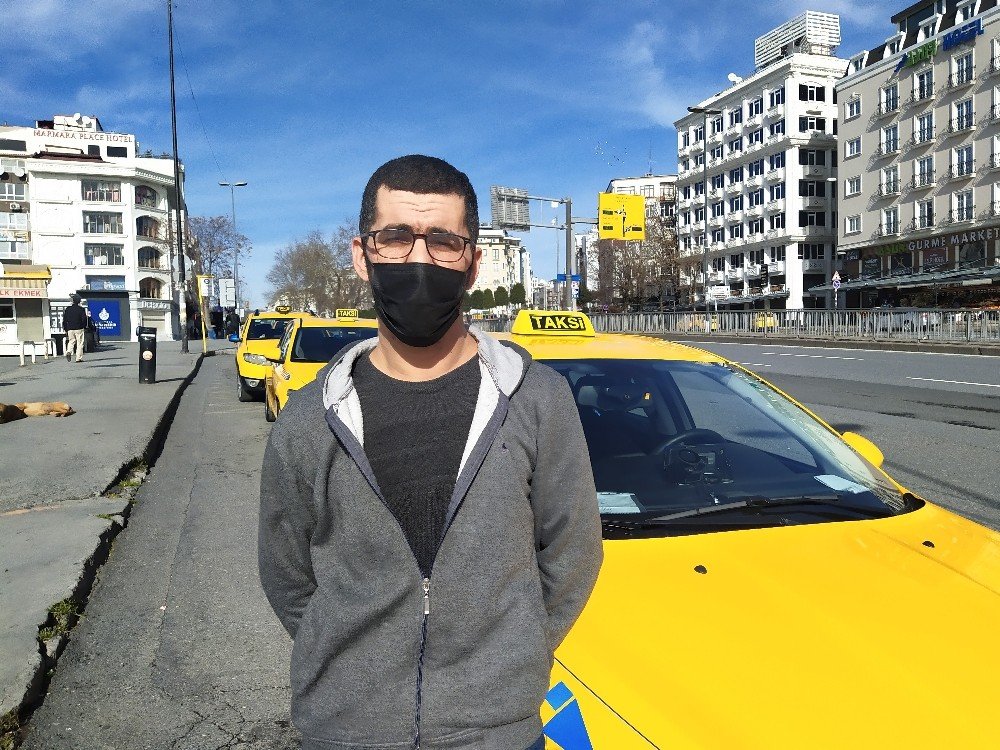 Taksicinin Bir Günlük Hasılatını Çaldılar