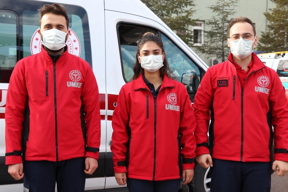 Depremde İ̇nci’yi Kurtaran Edanur, Otobüste Doğum Yaptırdı