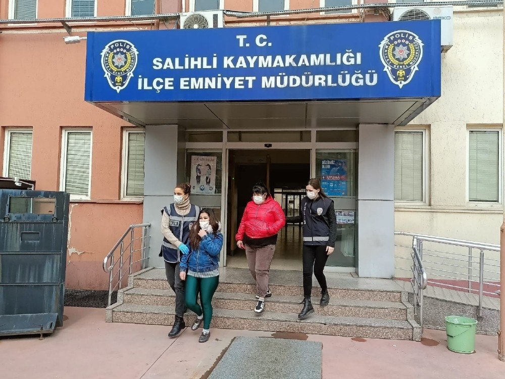 Manisa’da 2 Eve Fuhuş Operasyonu