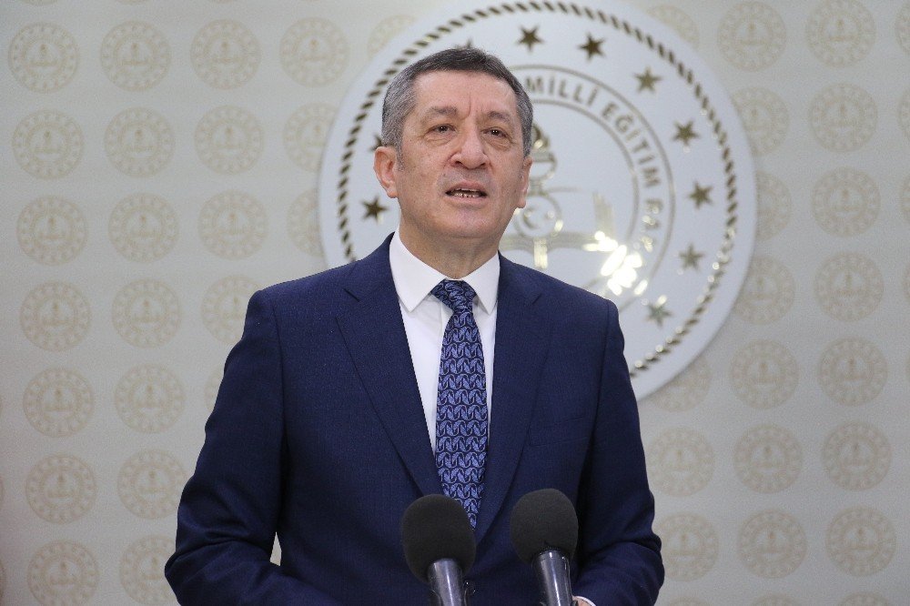Bakan Selçuk: “1 Mart Pazartesi Günü İlkokullarımızın Tüm Sınıf Düzeyleriyle Açılması Kararını Aldık”