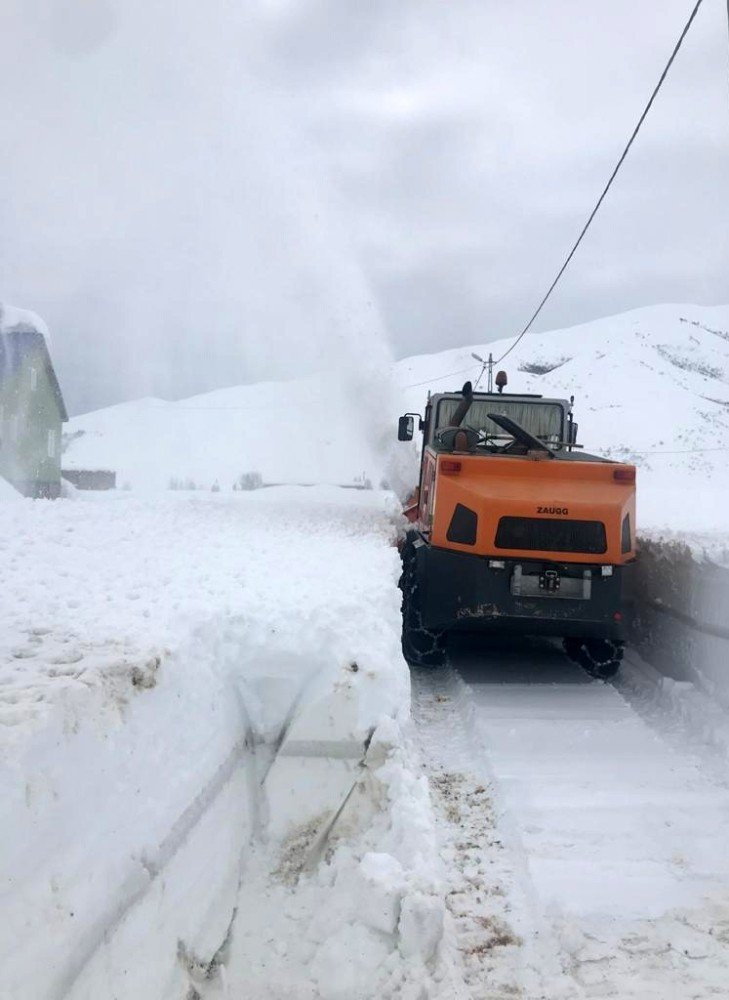 Tunceli’de Karla Mücadele Çalışmaları Sürüyor