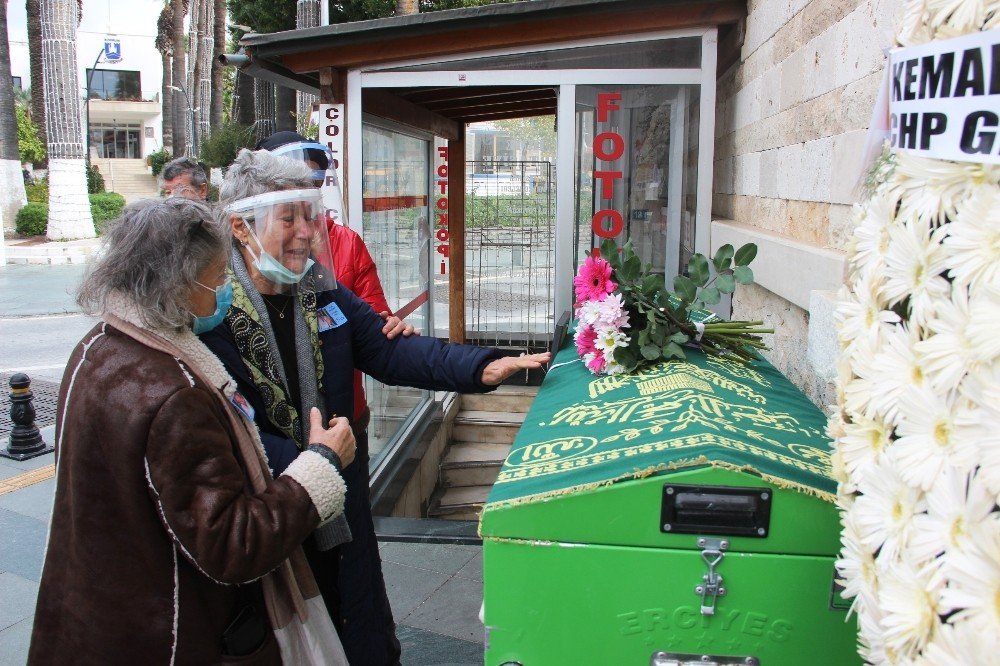 Tiyatro Oyuncusu Atilla Pekdemir Son Yolculuğuna Uğurlandı