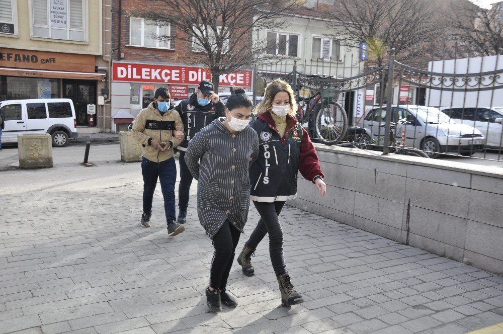 Uyuşturucu Operasyonunda Gözaltına Alınan 2 Kişi Adliyeye Çıkarıldı