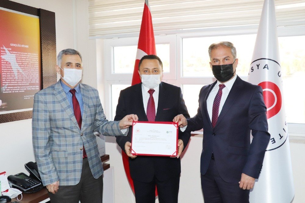 Taşova Yüksekokulu’na ’sıfır Atık Yetki Belgesi’
