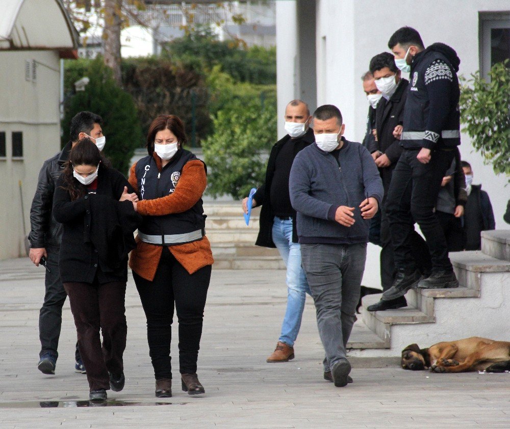 Öğretmenle Müdür Yardımcısının Yasak Aşkı İki Kişiye Mezar Oldu