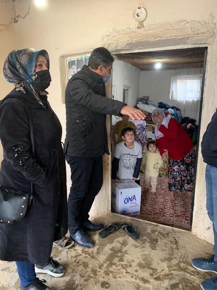 Uyuşturucuyla Mücadele Ekibinden Yetimlere Gıda Yardımı
