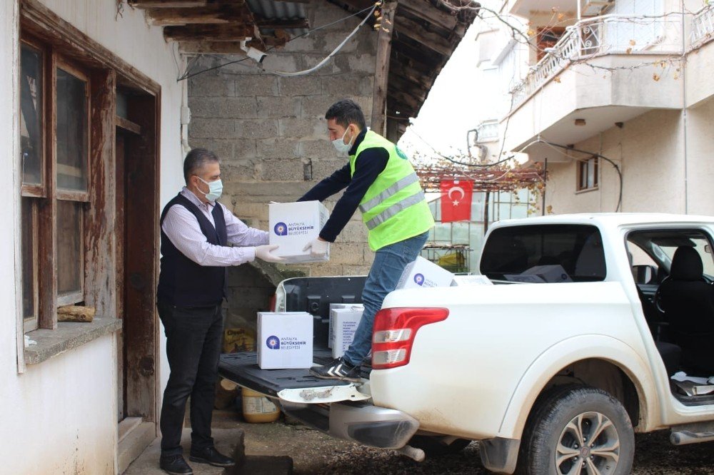 Karantinadaki Mahalleye Gıda Yardımı