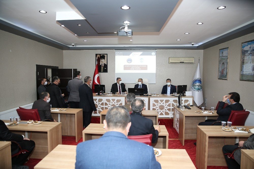 Başkan Büyükkılıç, Yahyalı Ve Develi’de
