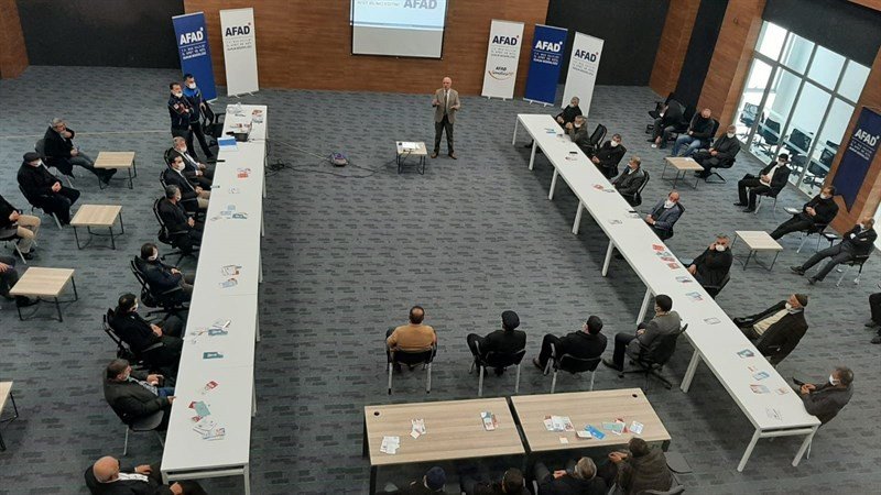 Muş’ta Muhtarlara “afet Farkındalık Eğitimi” Verildi