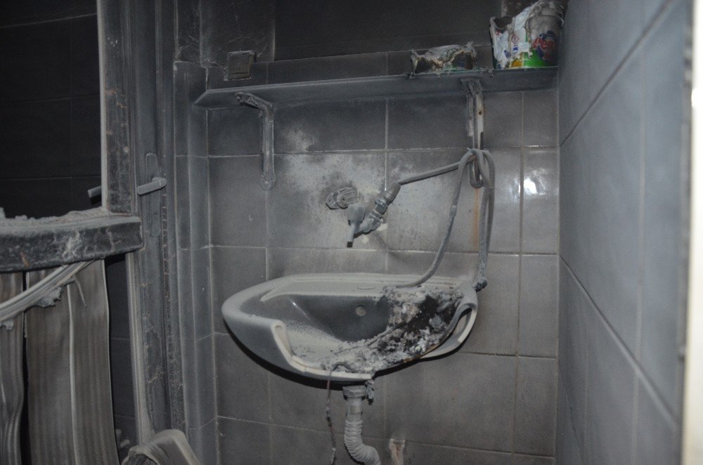 Uyumayan Komşu Esnafın Ekmek Teknesini Kurtardı