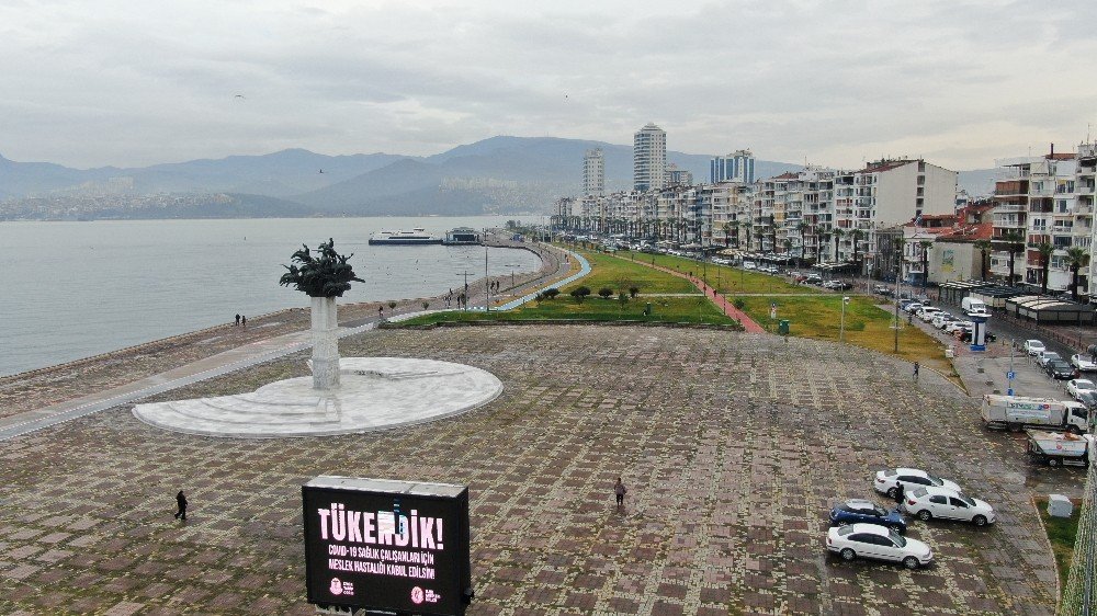 İ̇zmir’de Sular Çekildi