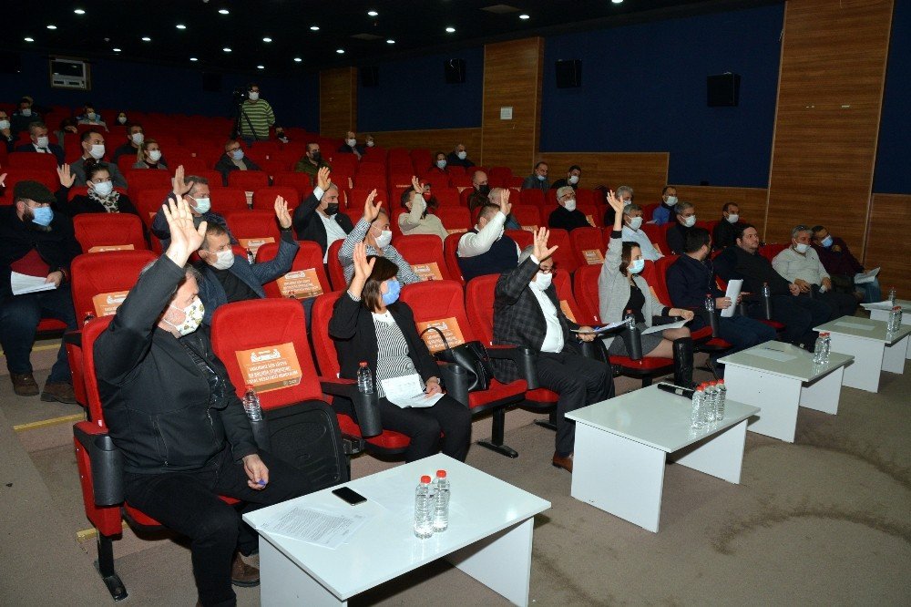 Aliağa Belediyesinde 12 Madde Meclis Üyelerinin Oylamasına Sunuldu