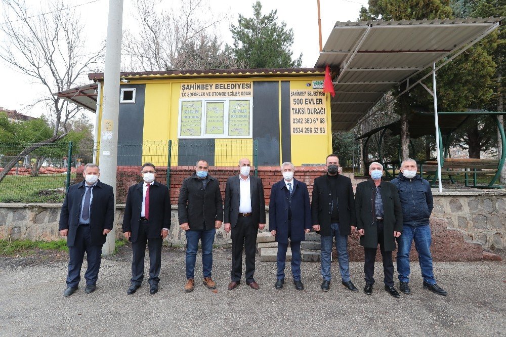 Başkan Tahmazoğlu Taksi Duraklarını Ziyaret Etti