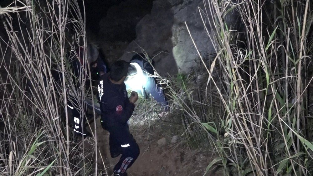 Amatör Balıkçı Cep Telefonun Şarjı Bitince Falezlerde Mahsur Kaldı
