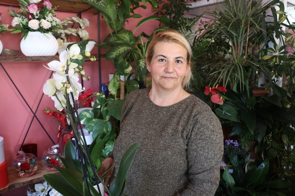 Sevgililer Günü’nde Çiçekçilere Kalkan Kısıtlamalar Esnafı Sevindirdi