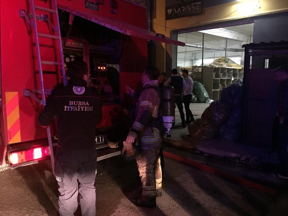 Koltuk İmalathanesinde Yangın Korkuttu