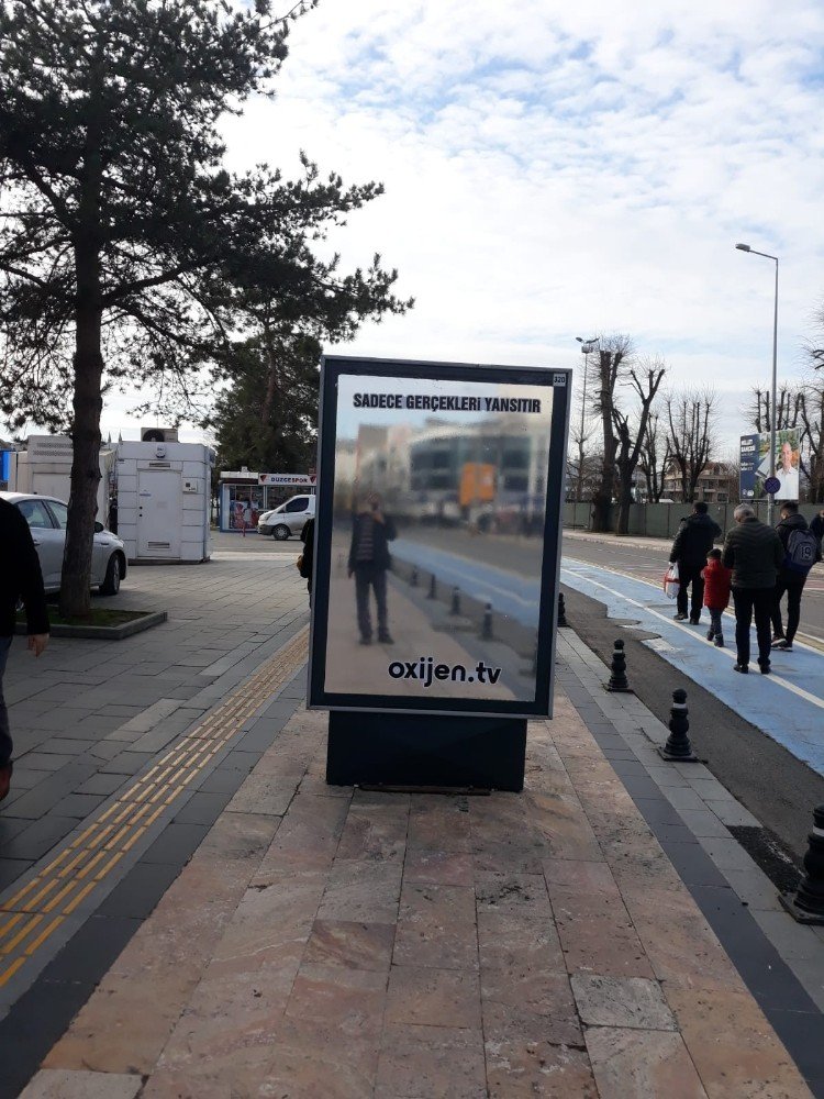 Dikkat Çeken Billboardlar Sokaklara Yerleştirildi