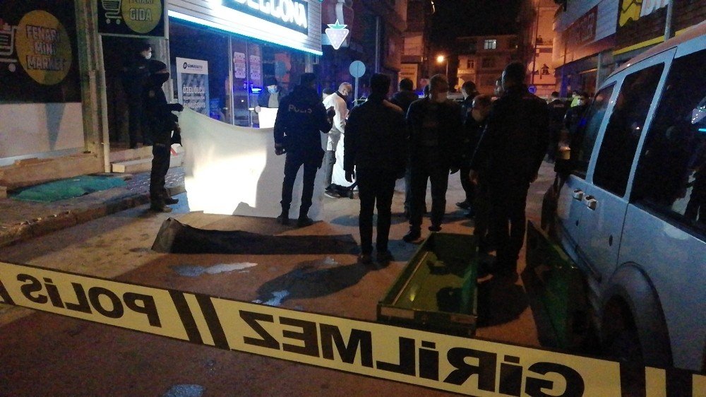 Teras Kattan Yola Düşen Şahıs Hayatını Kaybetti