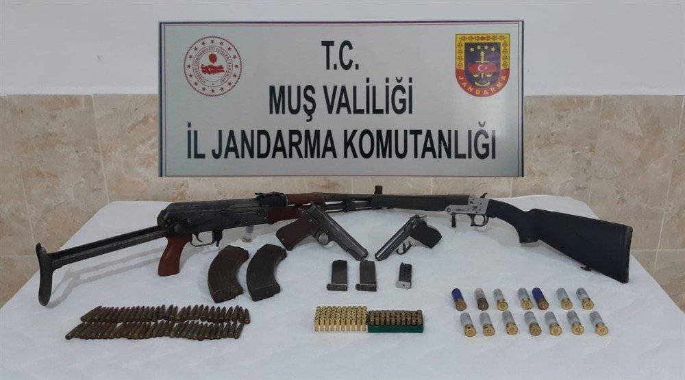 Silah Ve Mühimmat Kaçakçılığı Operasyonu: 3 Gözaltı
