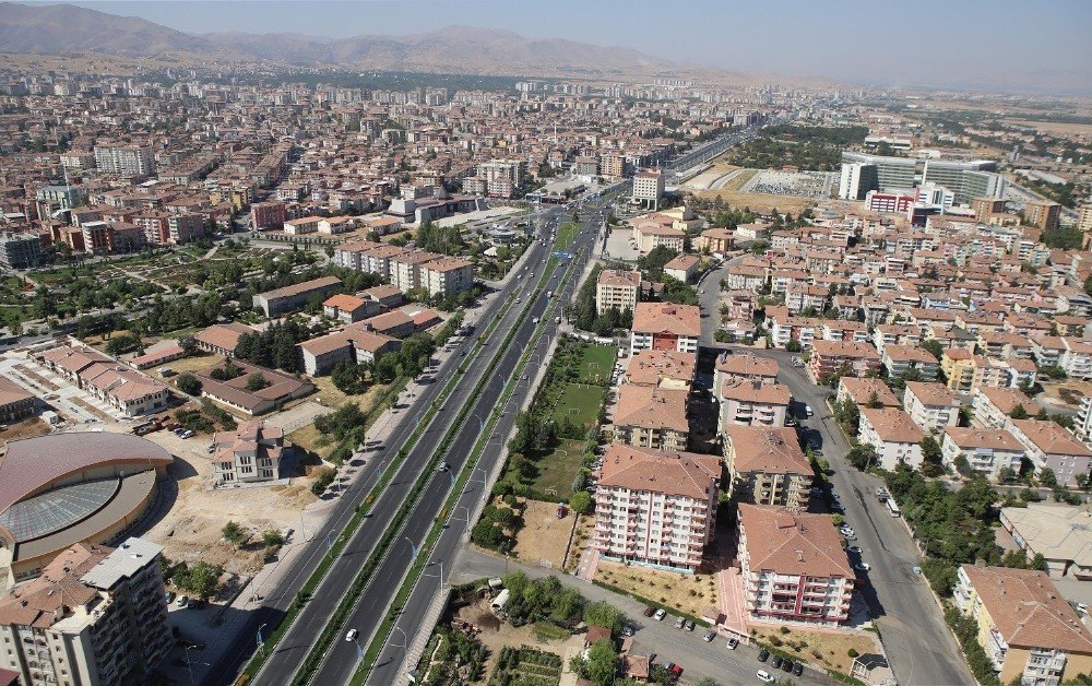Yeşilyurt İlçesi Nüfusu İle 23 Kenti Geride Bıraktı