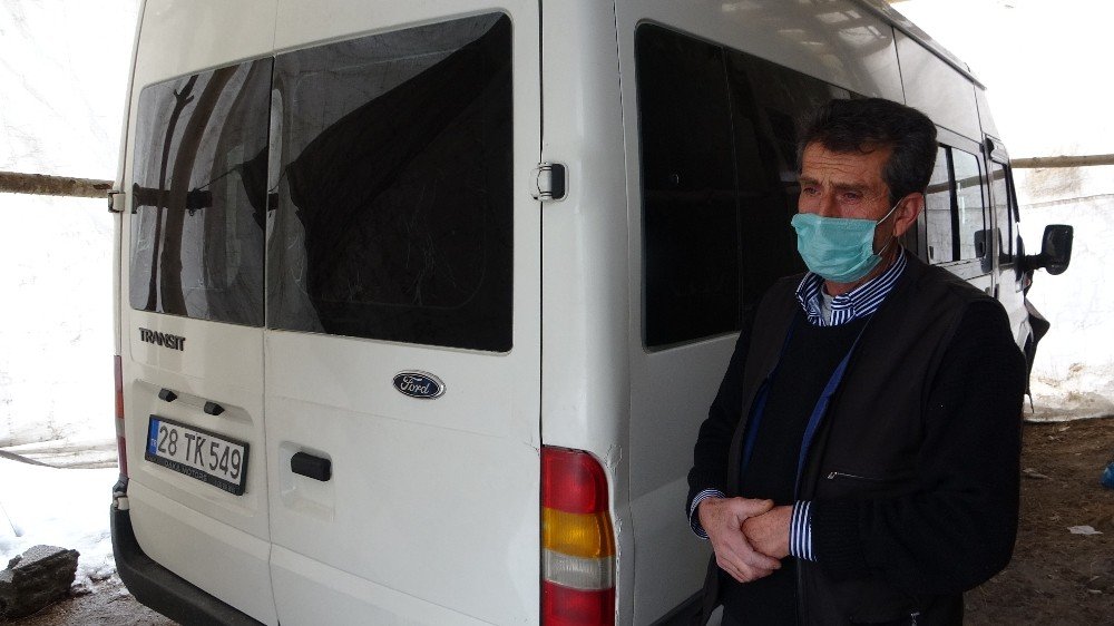 Çığda Kaybettiği Oğluna Aldığı Minibüsü Bir Yıldır Çadırda Bekletiyor