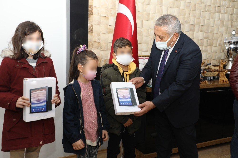 Afyonkarahisar Belediyesinden Eğitime Önemli Destek