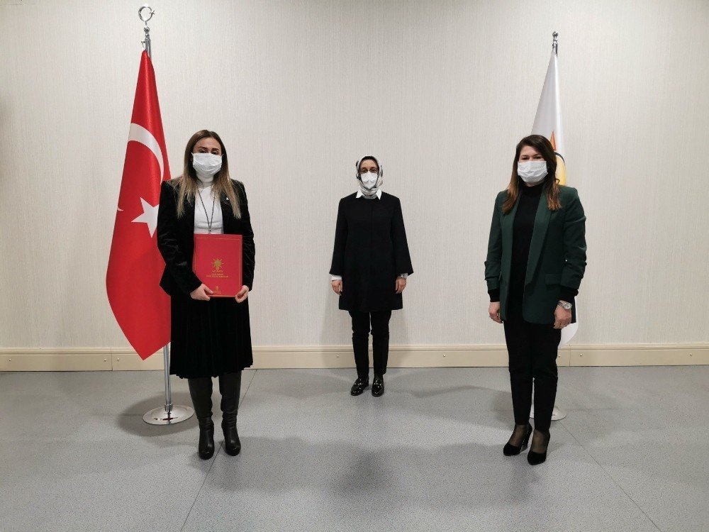Doğru, Ak Parti Muğla İ̇l Kadın Kolları Başkanı Oldu