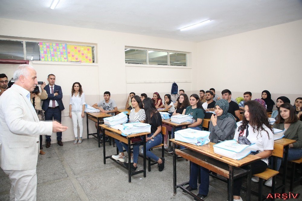 Akdeniz Belediyesinden Üniversite Adaylarına Ücretsiz Eğitim Fırsatı