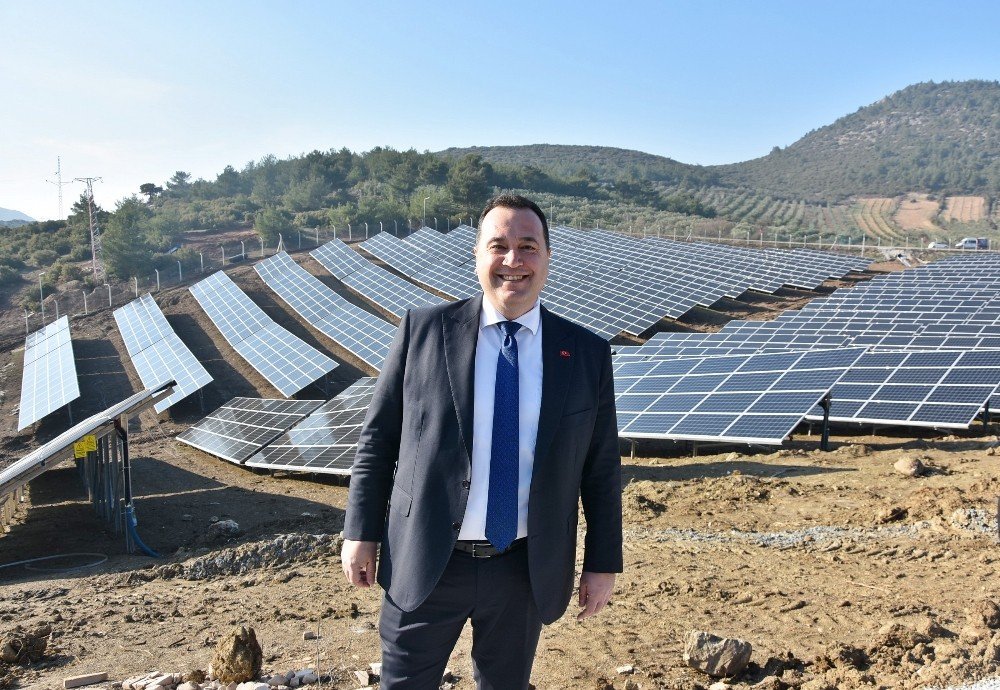 Akhisar Belediyesi Güneş Enerjisinden Elektrik Üretmeye Başladı