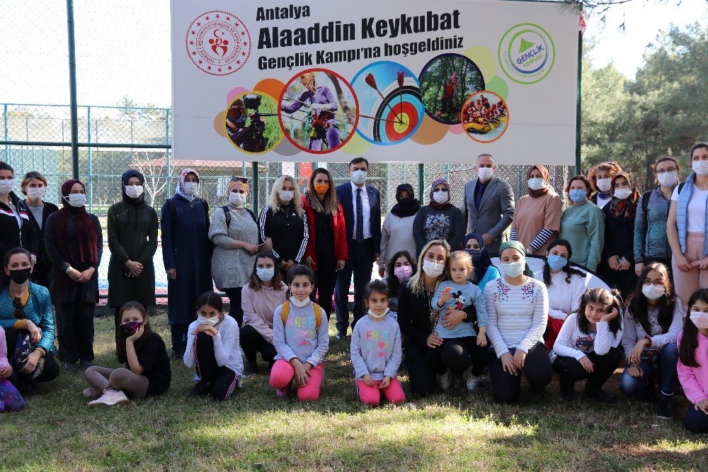 Emniyet Çalışanları Anne Ve Kız Kampında Moral Buldu