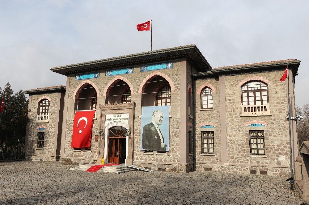 Gazilik Ünvanının Verilişi İlk Meclis Binasında Kutlanacak