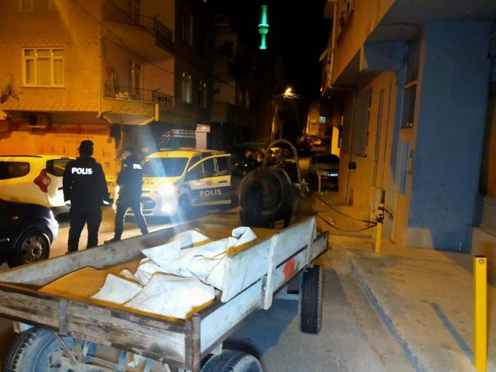 İ̇nşaat Malzemeleri Çalan At Arabalı 3 Kadın Hırsız Yakalandı