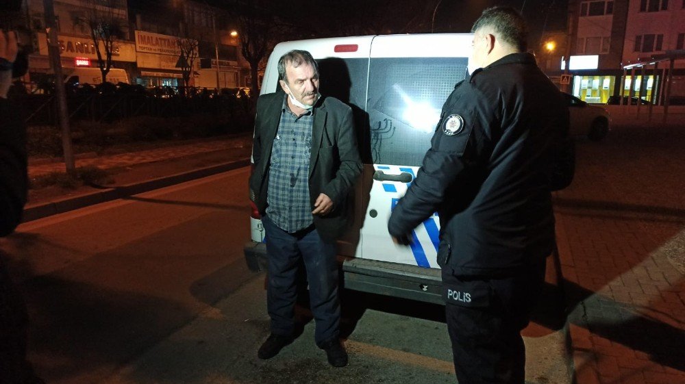 Kısıtlamada Aşırı Alkol Alınca Evinin Adresini Unuttu, Ekiplere Zor Anlar Yaşattı
