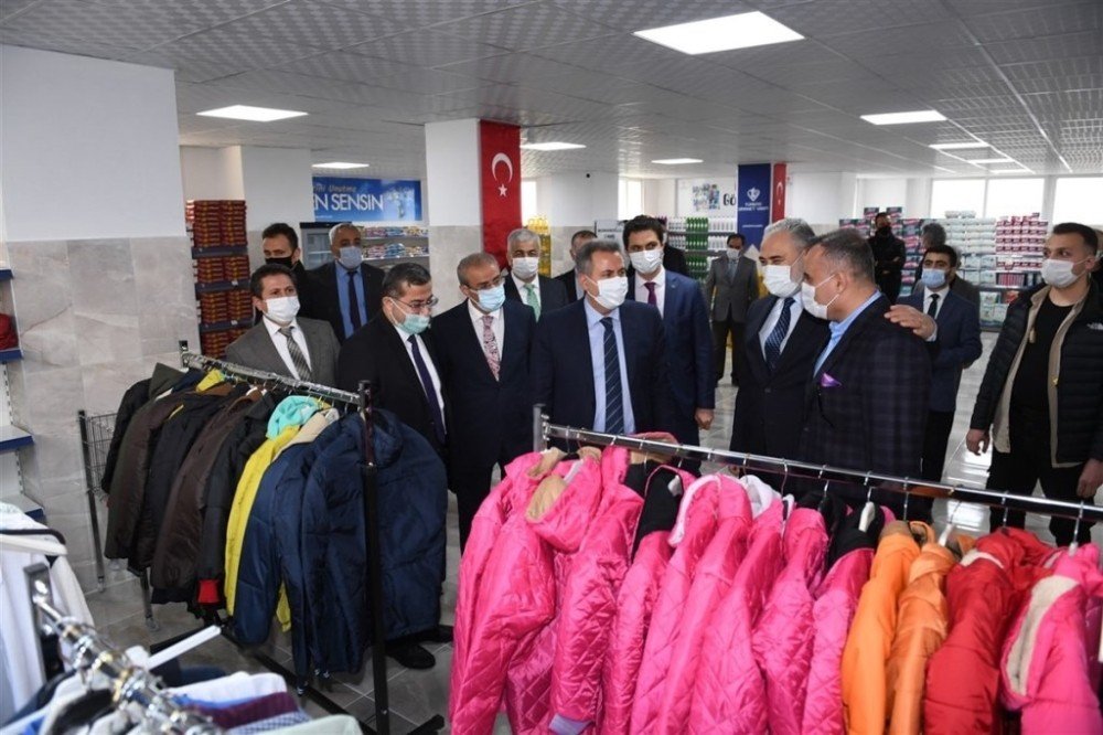 "hayır Çarşısı" Dualarla Açıldı