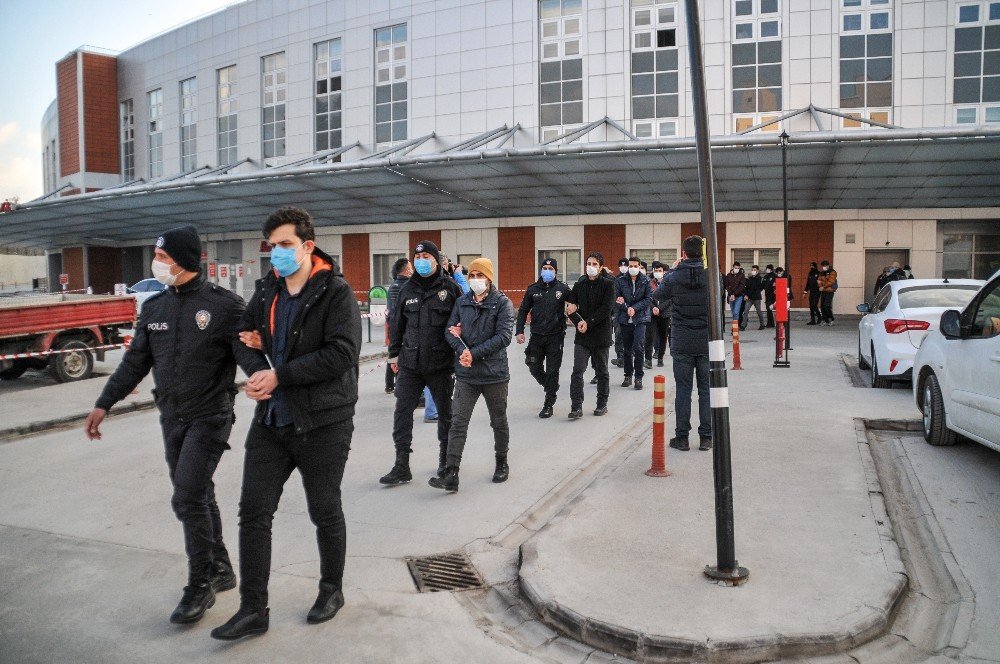 Fetö Şüphelisi 15 Şahıs Adliyeye Sevk Edildi
